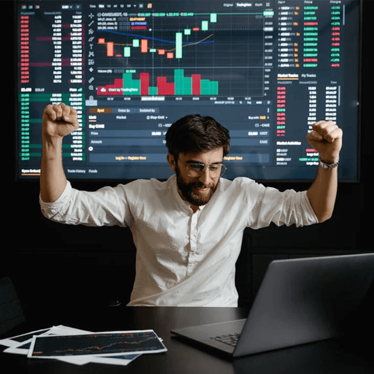 Rico Mercaencia - Equipo de expertos en criptomoneda